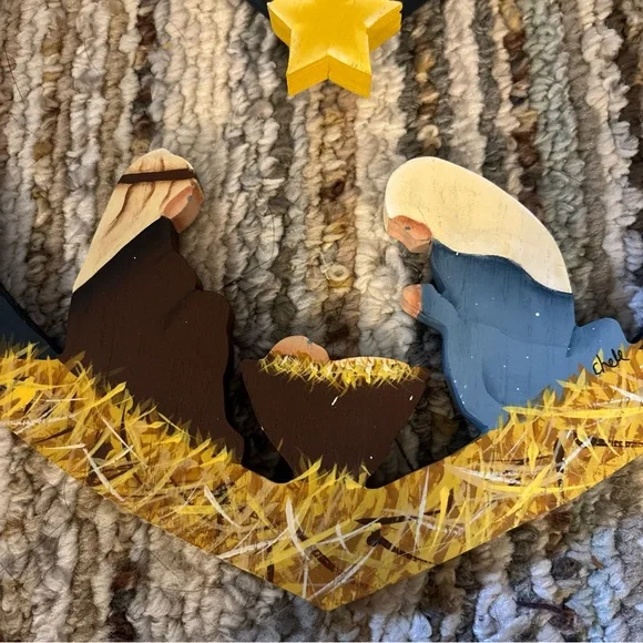 Wooden Nativity Hanging Piece - Picture 4 of 9